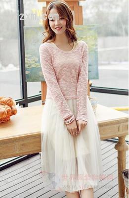 针织衫搭配长裙 春季最时尚的造型